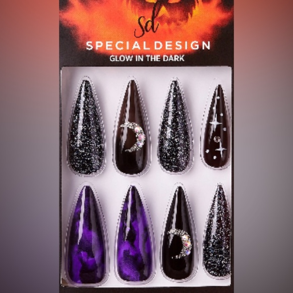 🎃KISS “Tricks’n Treats” Halloween Special Design Bewitching Glam Nail Kit